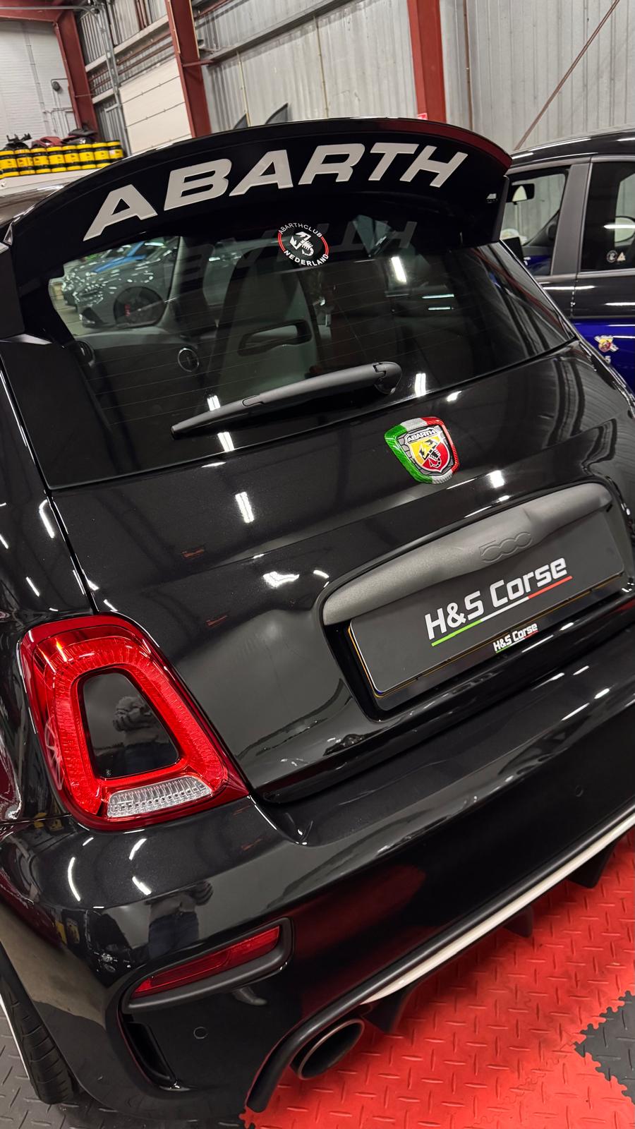 Abarth 500/595/695 - Carbon achter embleem cover Italiaans
