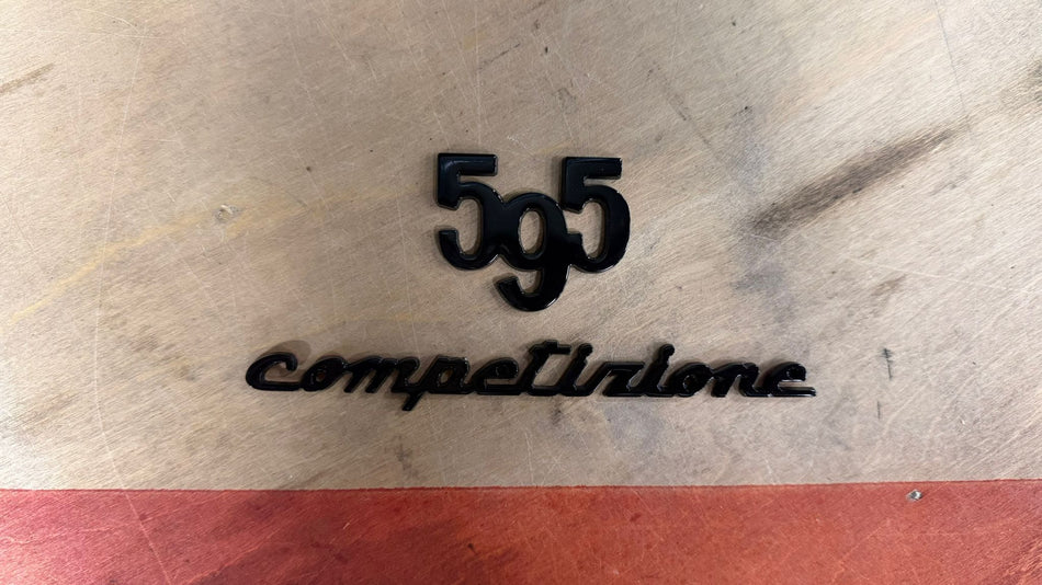 Abarth 500/595/695 - "595 Competizione" Badge Glans zwart